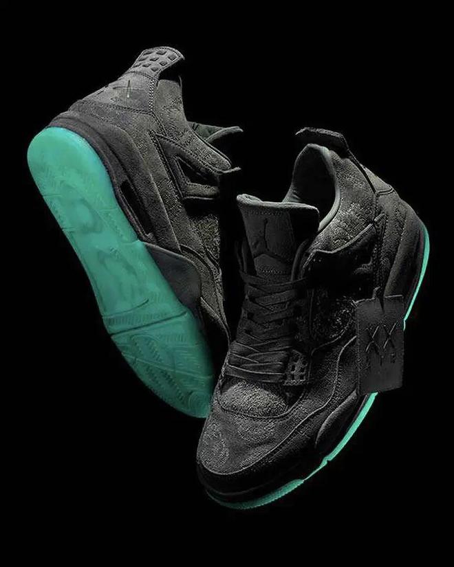 ���ЬKAWS x AJ4�����Ҫ�����ˡ�
