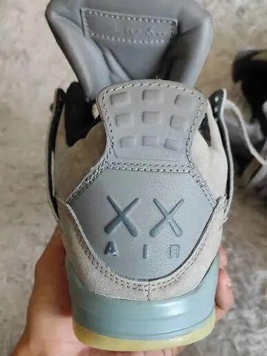 ���ЬKAWS x AJ4�����Ҫ�����ˡ�