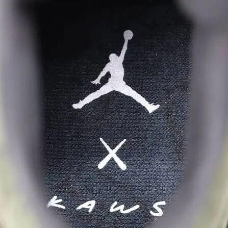 ���ЬKAWS x AJ4�����Ҫ�����ˡ�