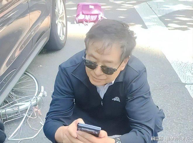 73��姴�꿳�����Ů��Ь��̱���ڵأ������ղ����ˣ�����̫����