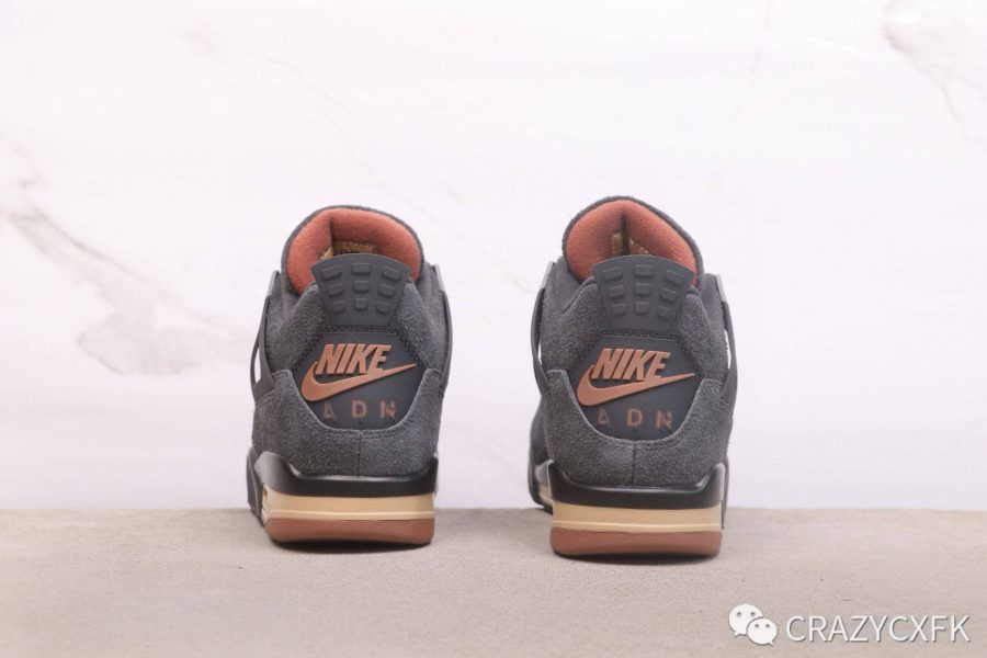 �ǵ�AirJordan4London�׶���ʨ��ҷ�ëƤ����Ь