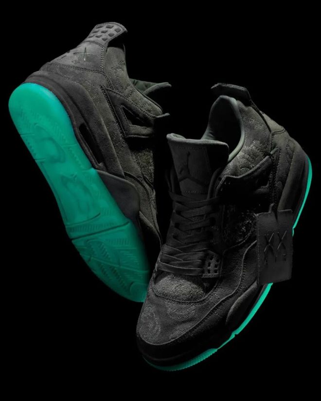 ���ЬKAWS x AJ4�����̶�����...