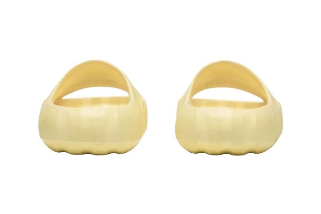 Bad Bunny 携手 adidas 推出首款签名拖鞋 BadBo Stone Slides