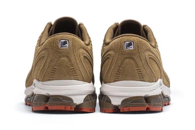 Bad Bunny 携手 adidas 推出首款签名拖鞋 BadBo Stone Slides